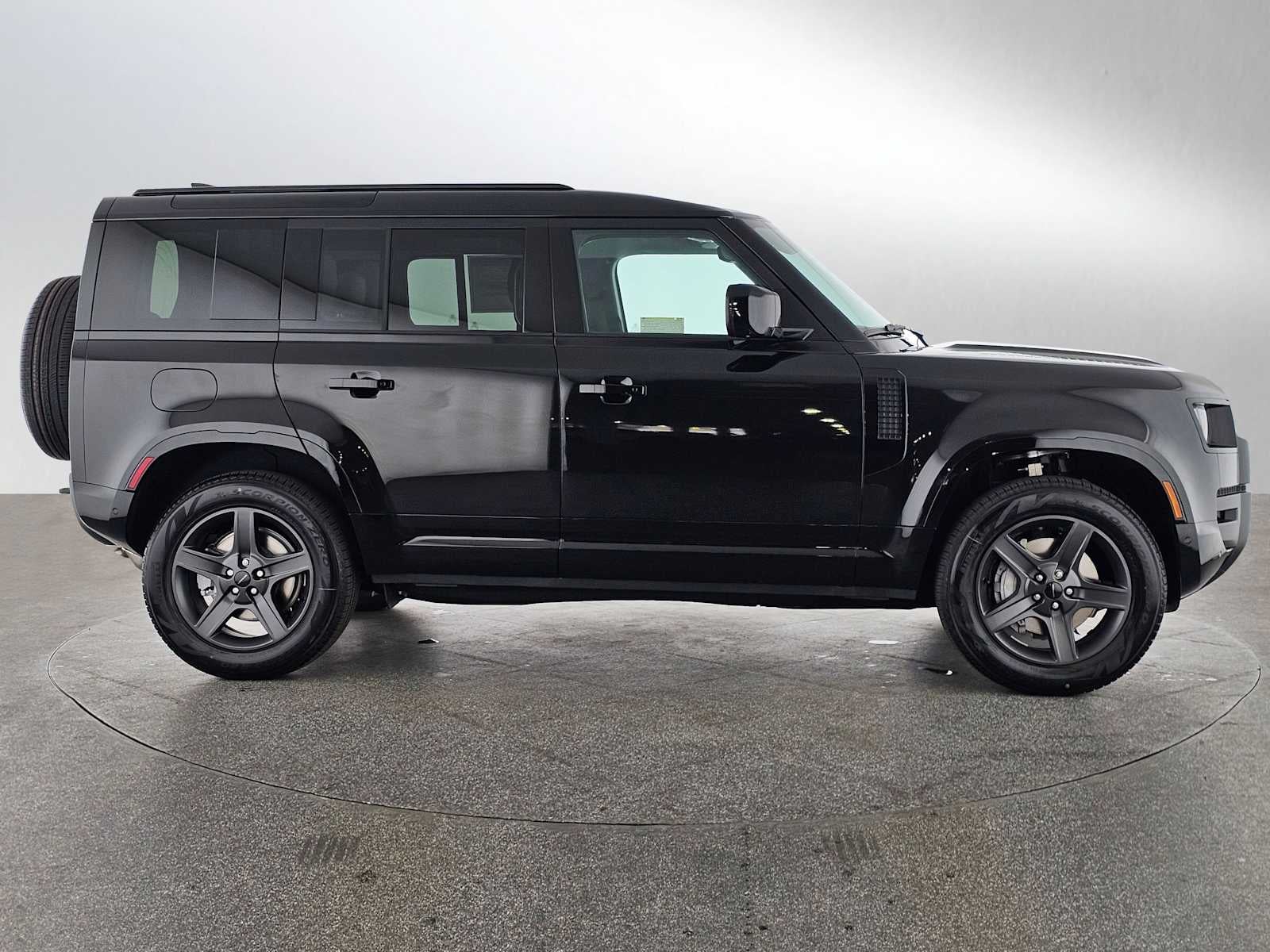 2026 Land Rover Defender X-Dynamic SE