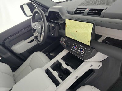 2026 Land Rover Defender X-Dynamic SE