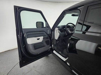 2026 Land Rover Defender X-Dynamic SE