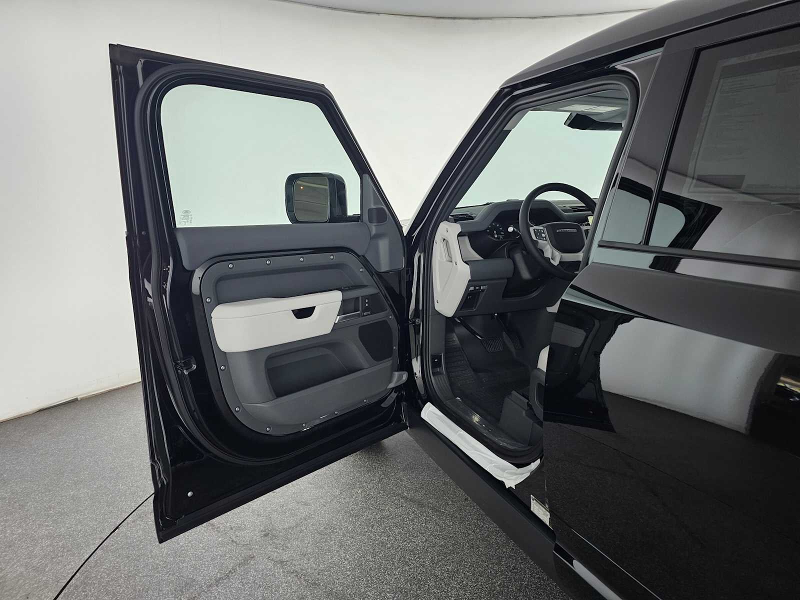 2026 Land Rover Defender X-Dynamic SE