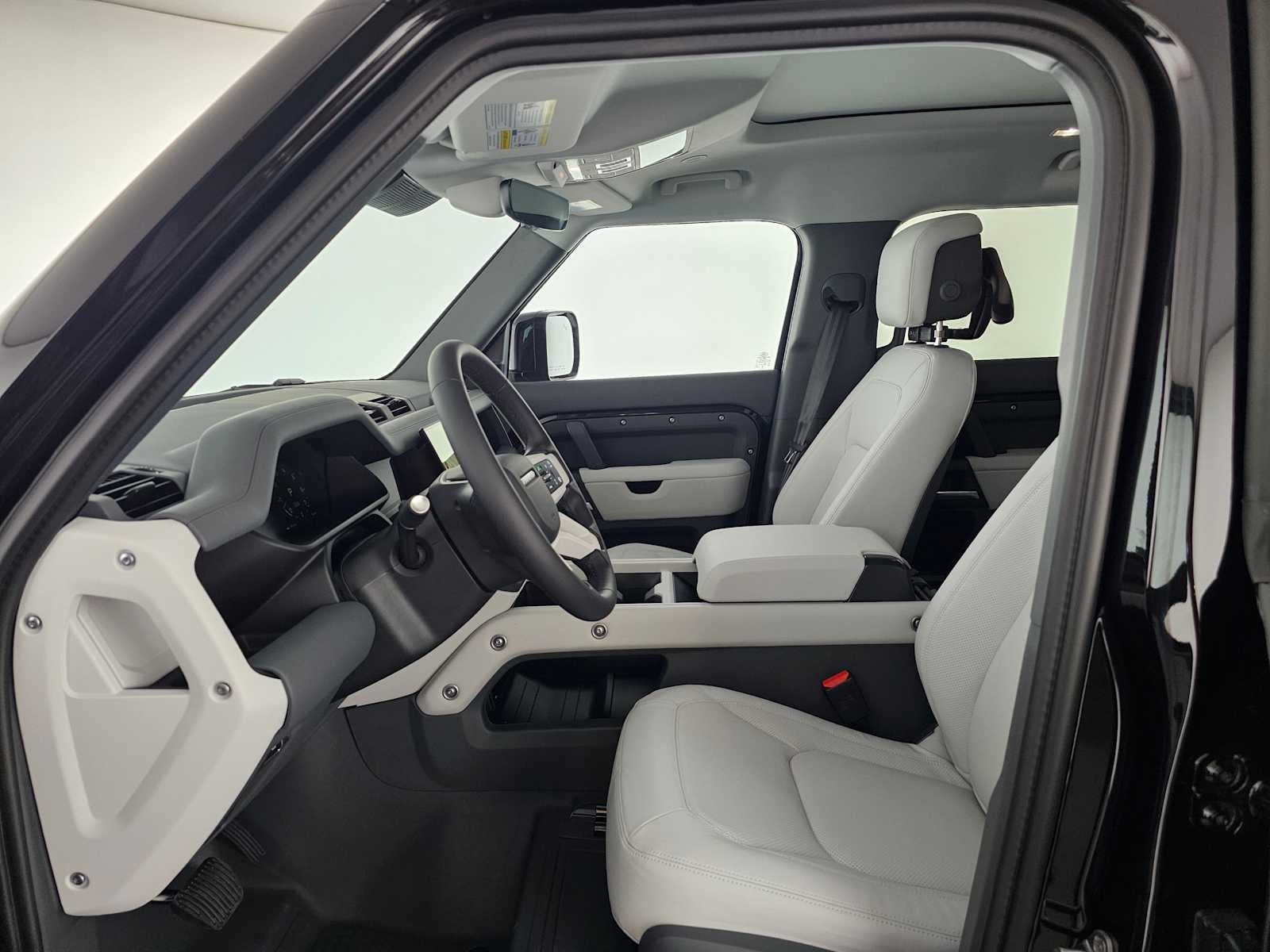 2026 Land Rover Defender X-Dynamic SE