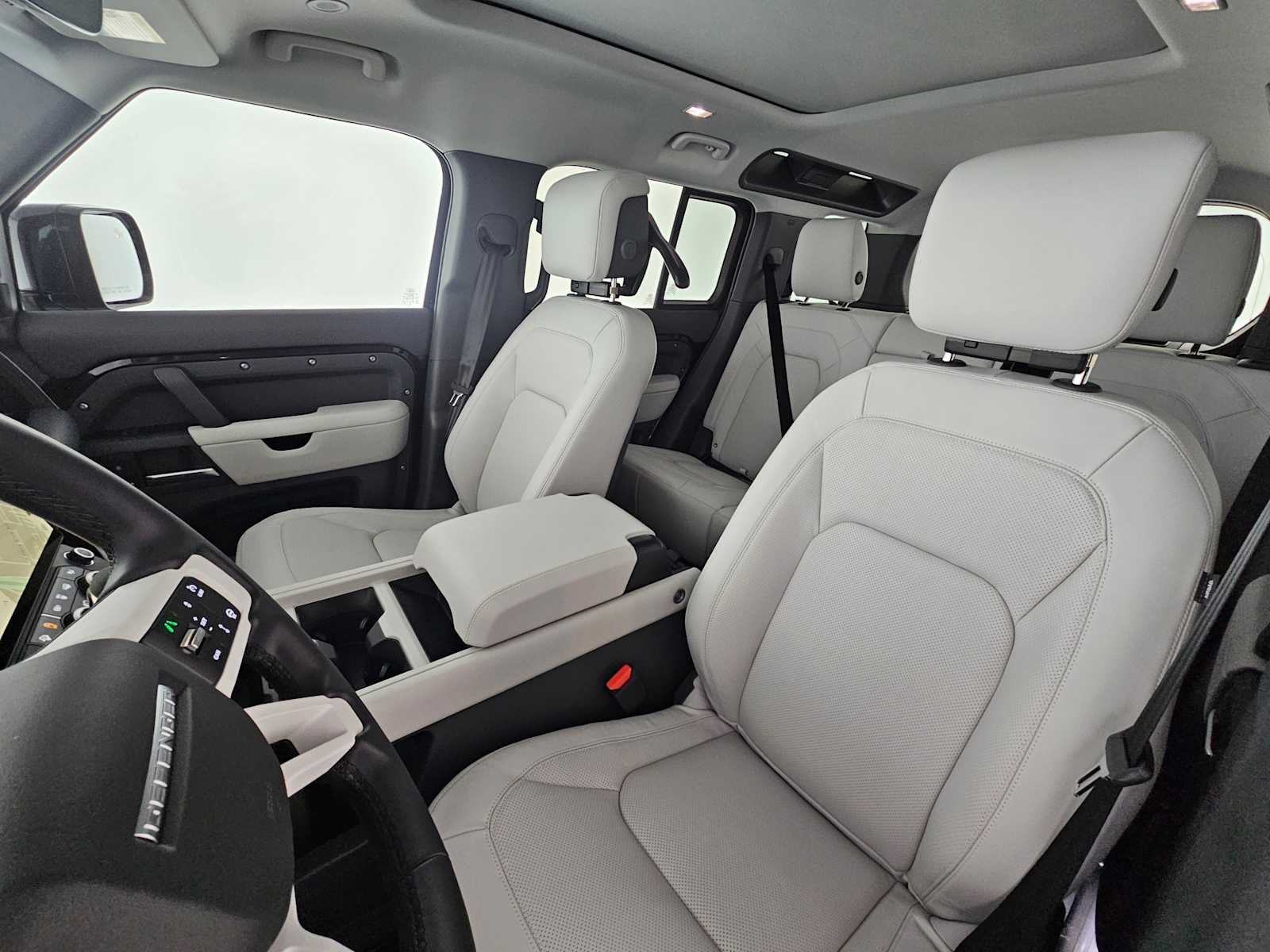 2026 Land Rover Defender X-Dynamic SE