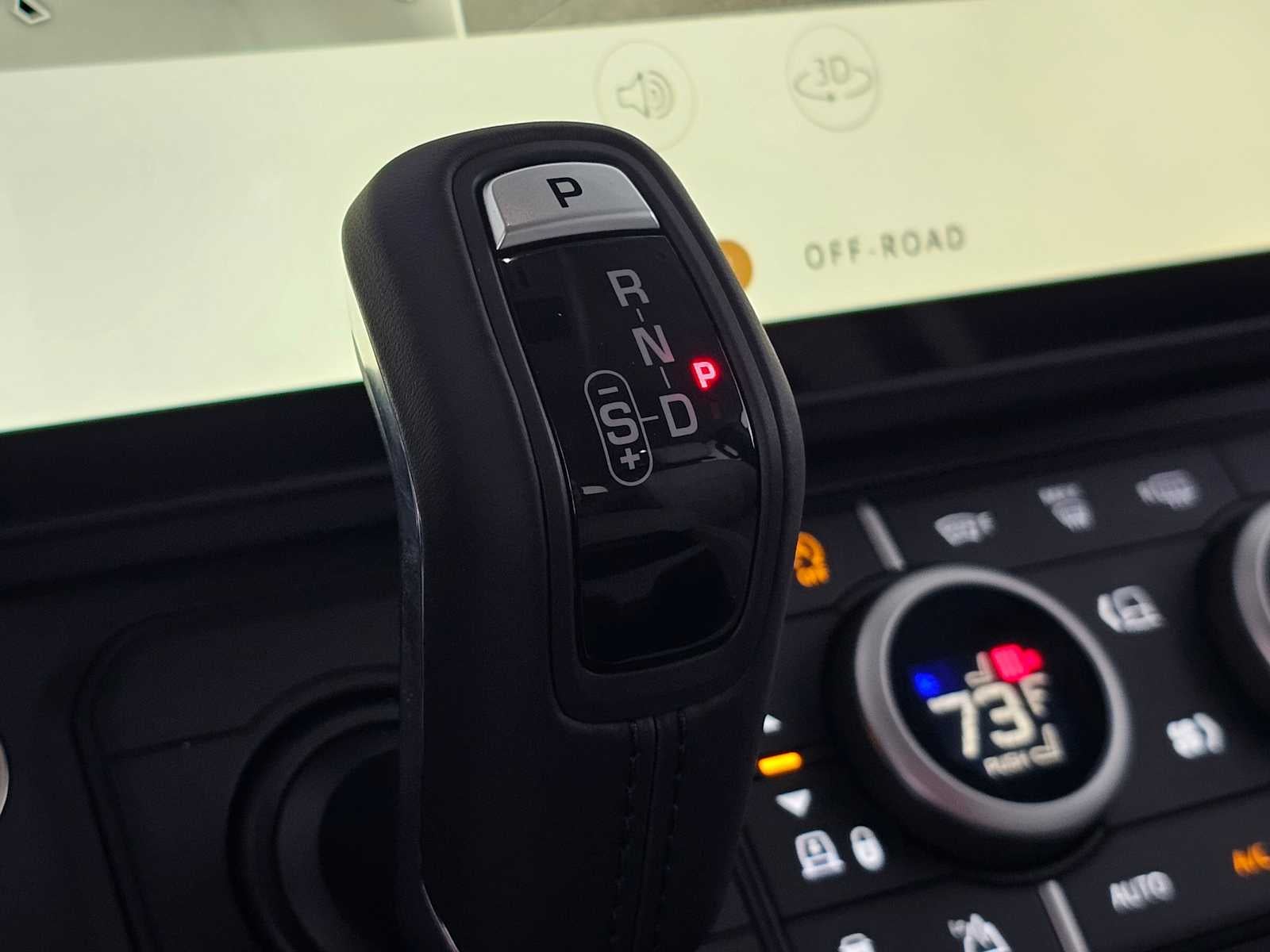2026 Land Rover Defender X-Dynamic SE