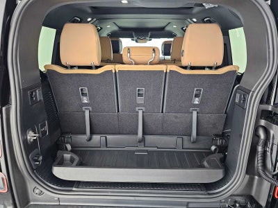 2026 Land Rover Defender X-Dynamic SE