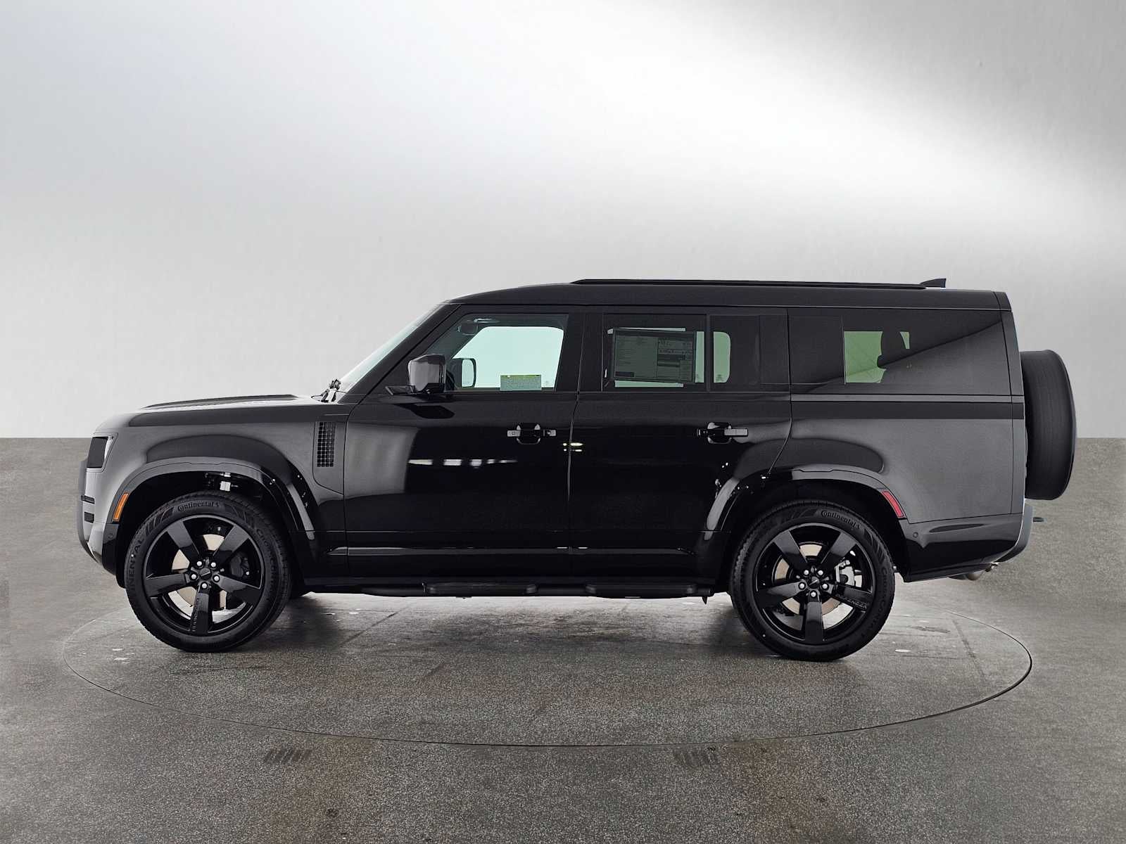2026 Land Rover Defender X-Dynamic SE