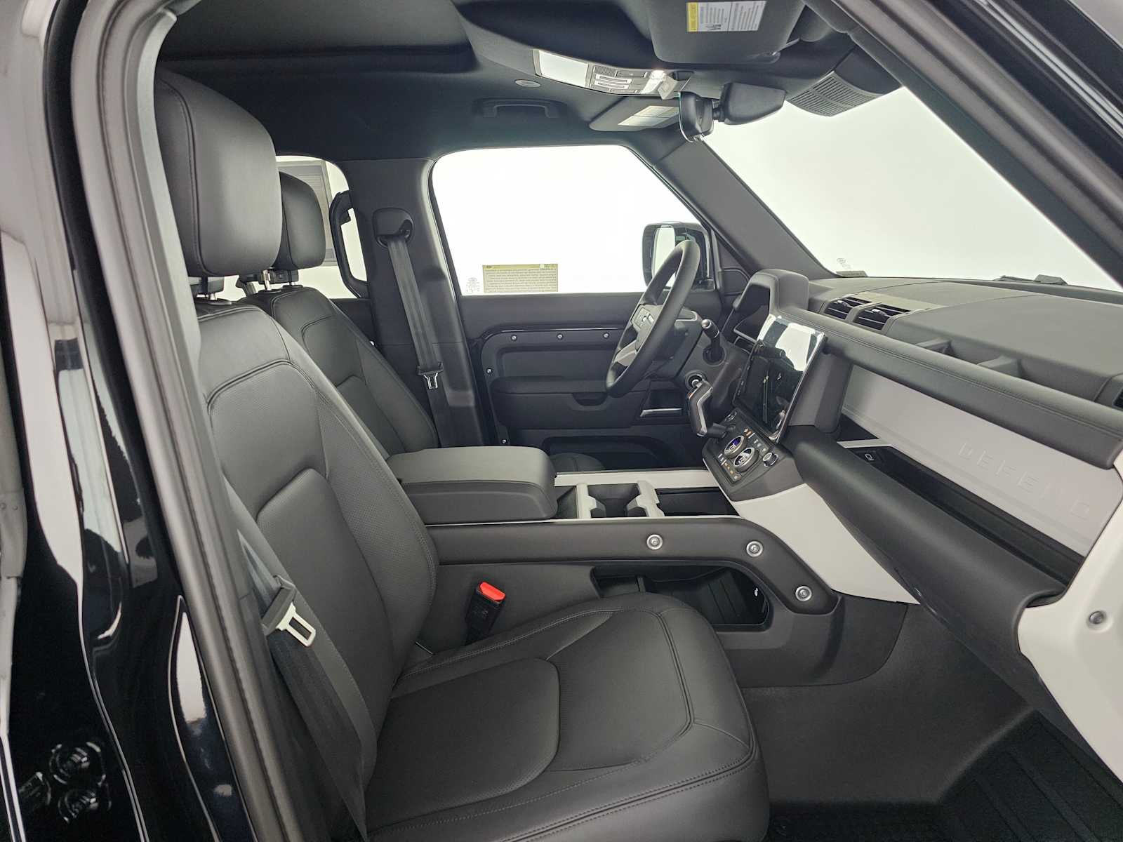 2026 Land Rover Defender X-Dynamic SE