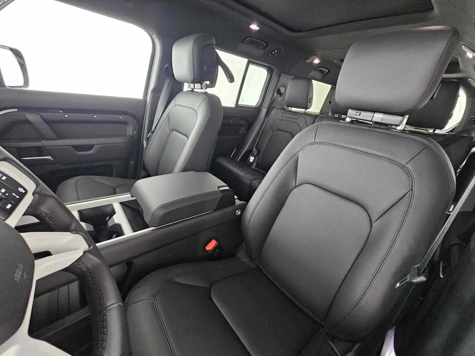 2026 Land Rover Defender X-Dynamic SE