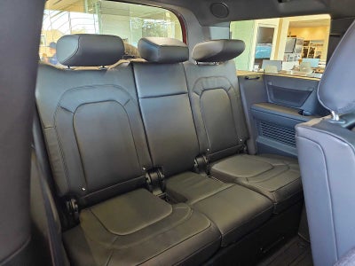 2026 Land Rover Defender X-Dynamic SE