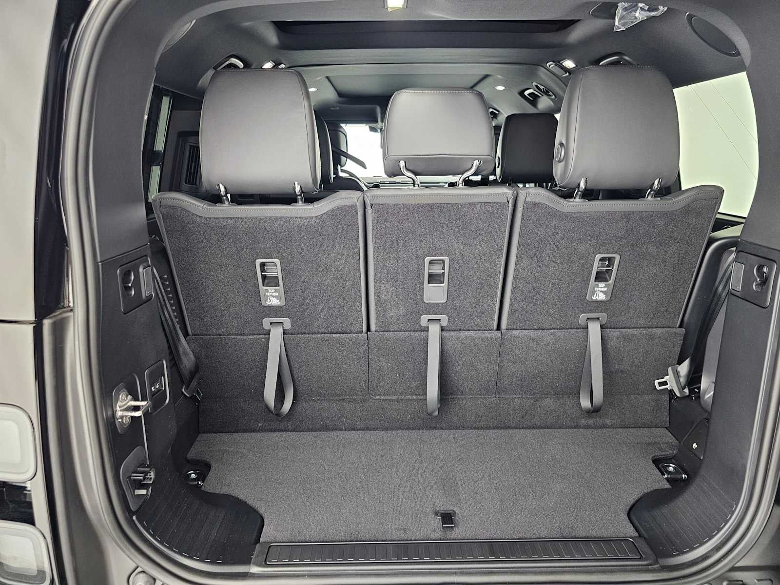2026 Land Rover Defender X-Dynamic SE