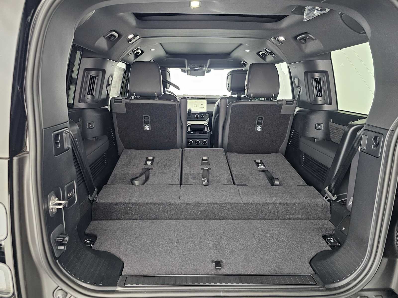 2026 Land Rover Defender X-Dynamic SE