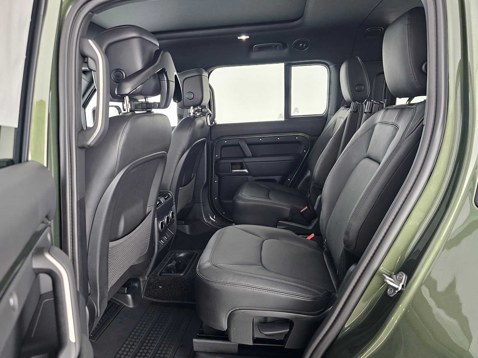 2026 Land Rover Defender X-Dynamic SE