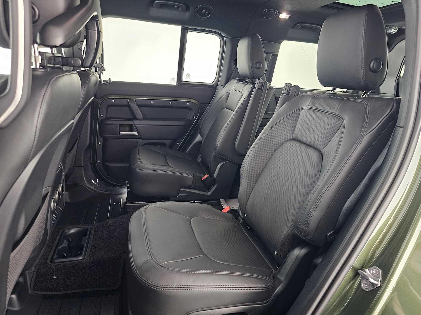 2026 Land Rover Defender X-Dynamic SE