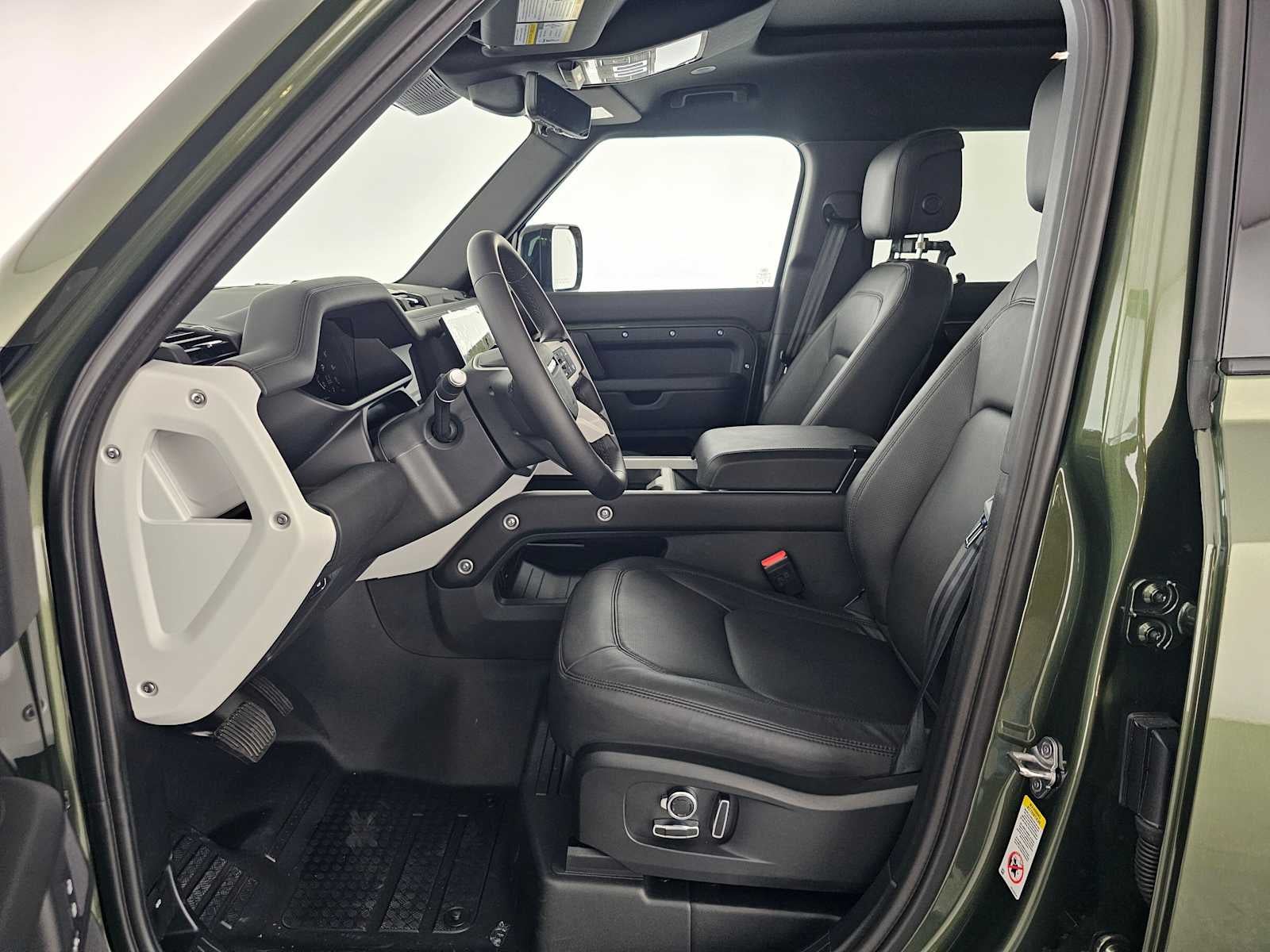 2026 Land Rover Defender X-Dynamic SE