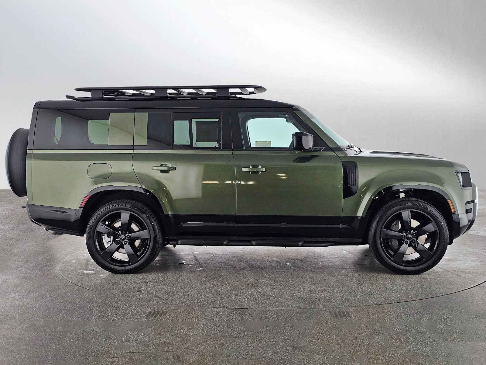 2026 Land Rover Defender X-Dynamic SE