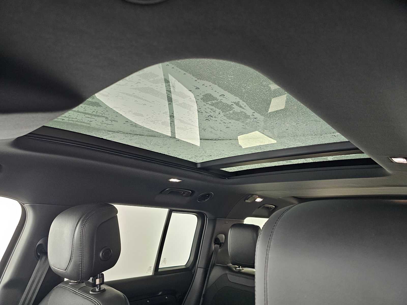 2024 Land Rover Defender V8