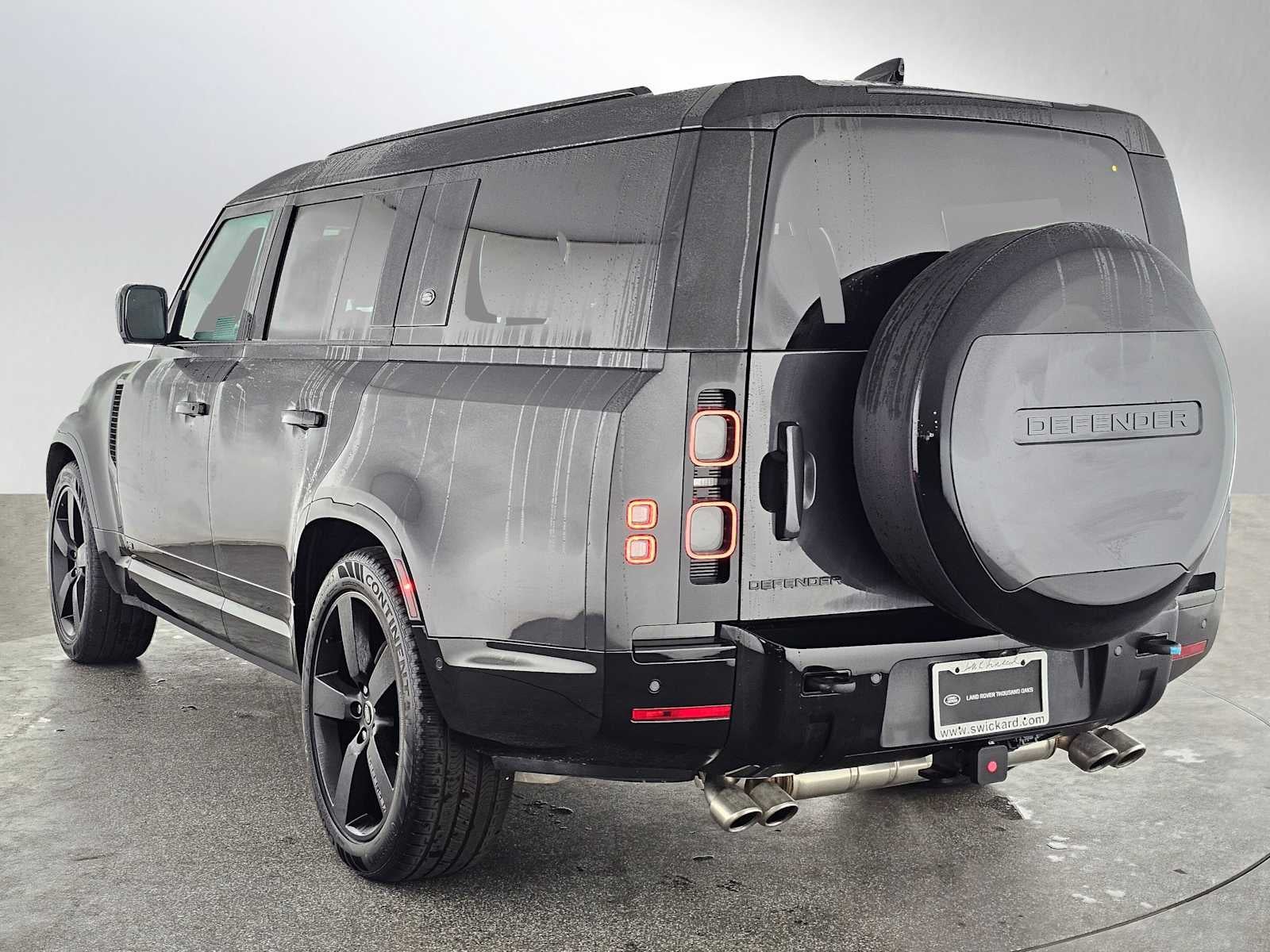 2024 Land Rover Defender V8