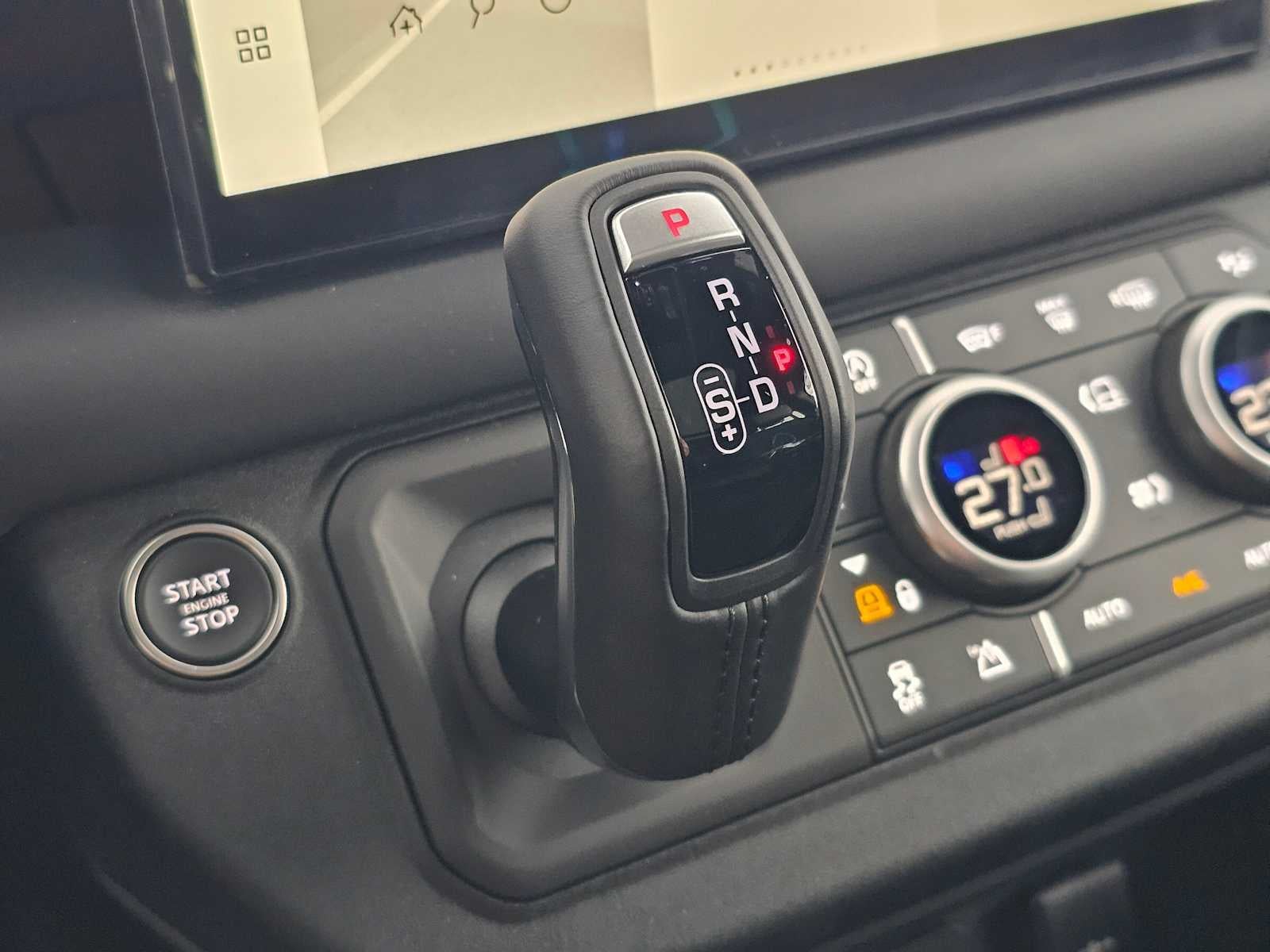 2024 Land Rover Defender V8