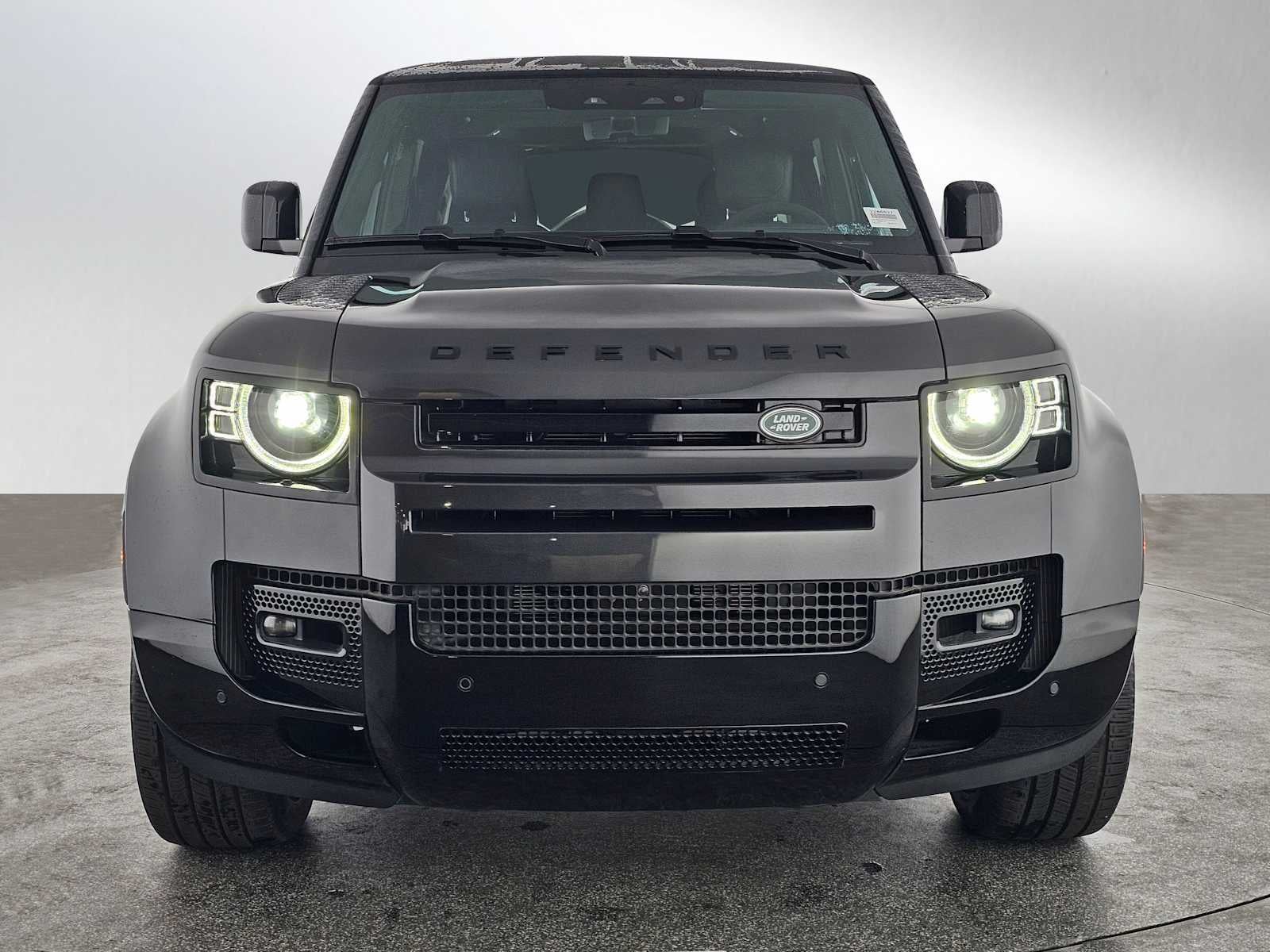2024 Land Rover Defender V8