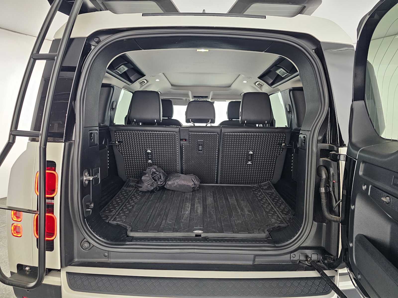 2024 Land Rover Defender S