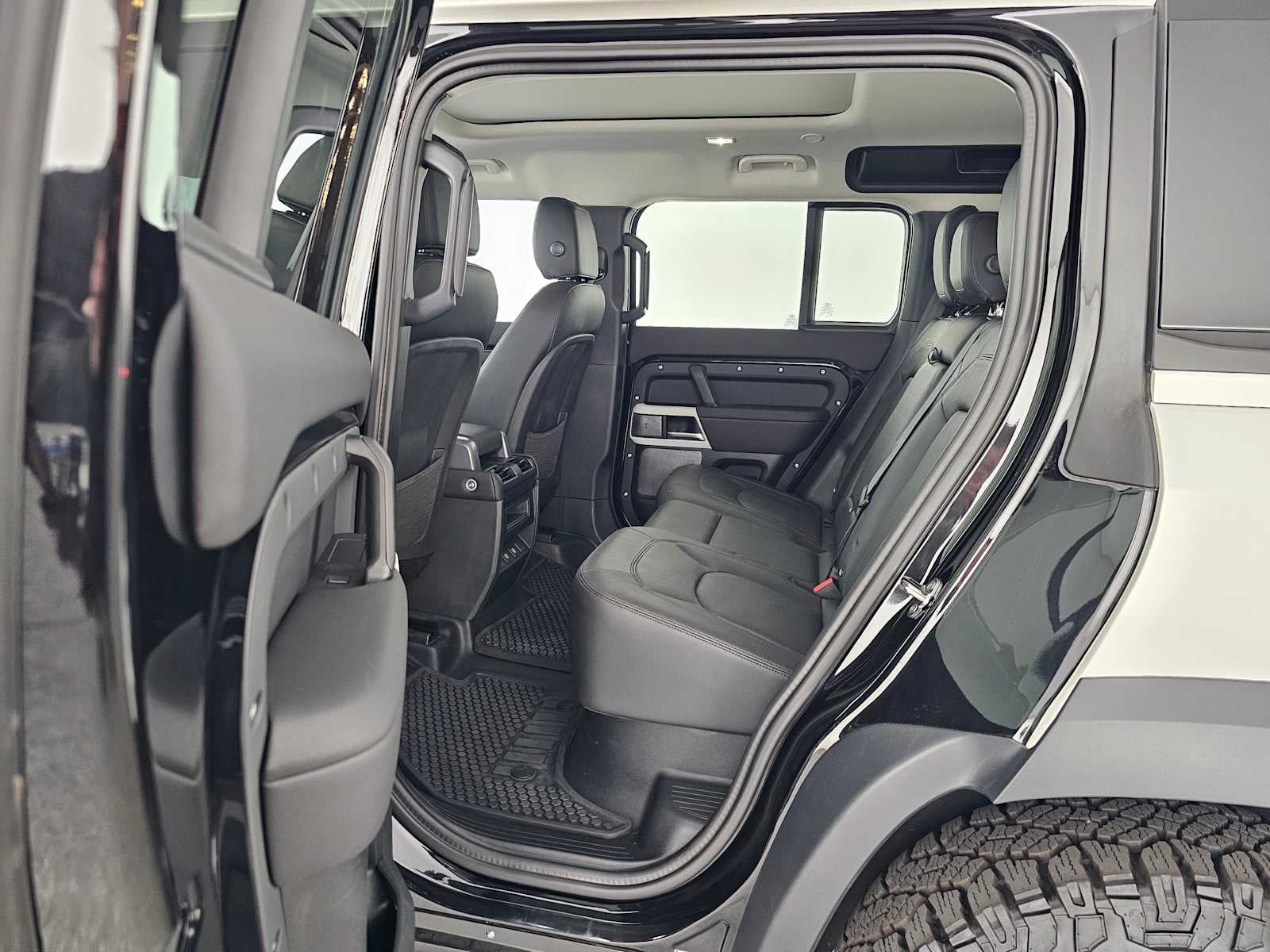 2024 Land Rover Defender S