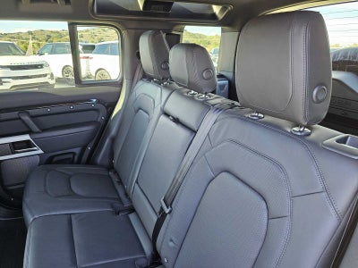2024 Land Rover Defender SE