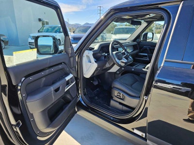 2024 Land Rover Defender SE