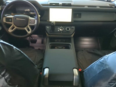 2023 Land Rover Defender SE