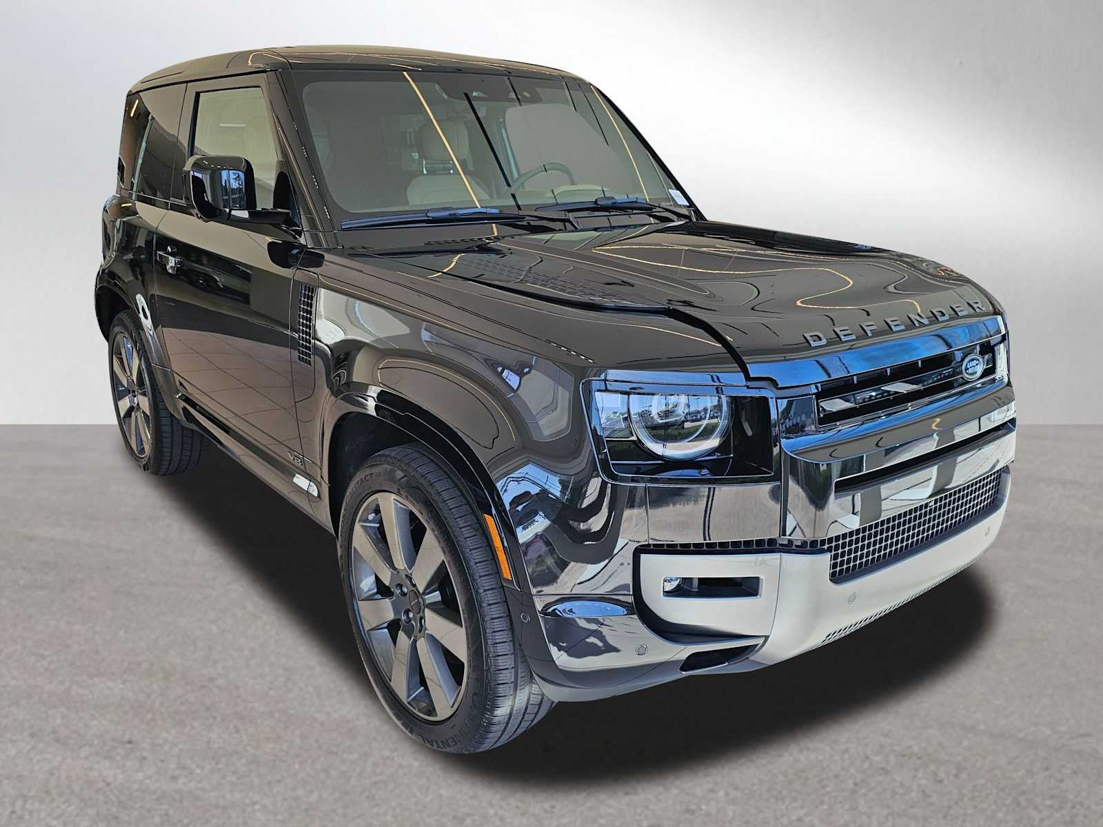 2026 Land Rover Defender V8