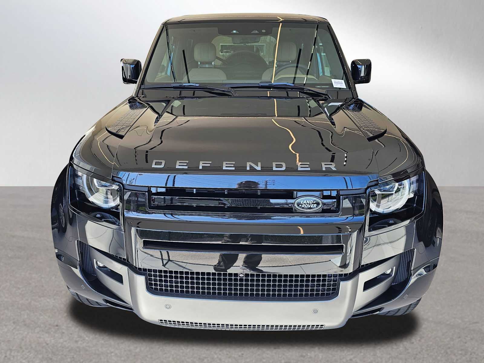 2026 Land Rover Defender V8