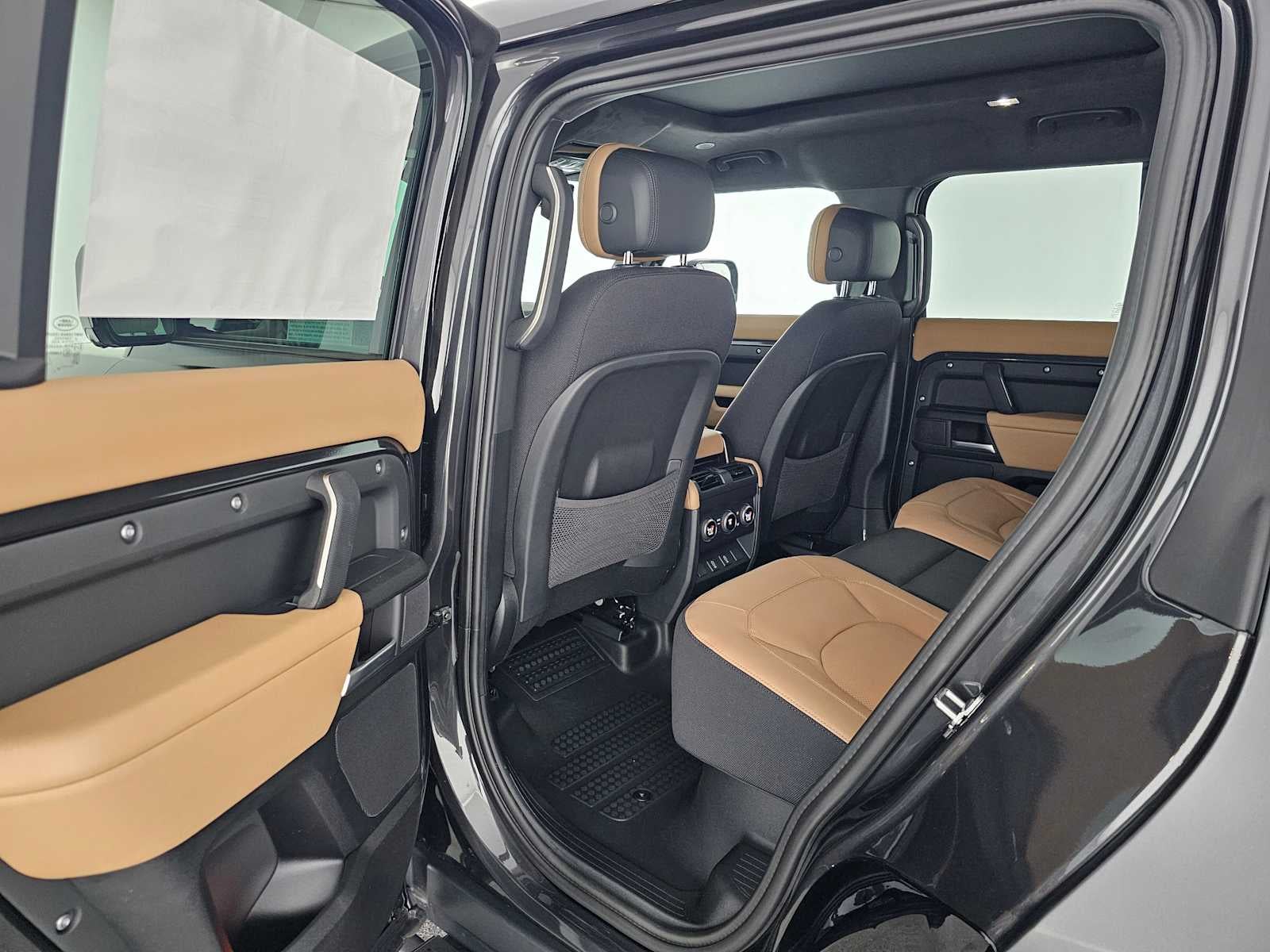 2026 Land Rover Defender V8