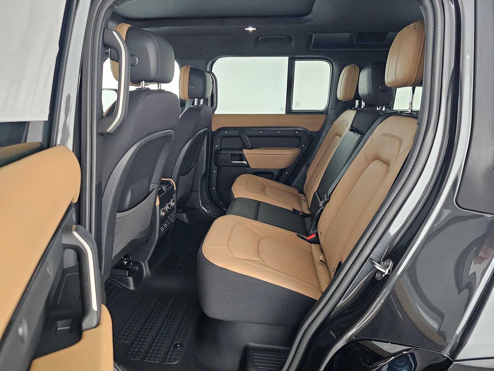 2026 Land Rover Defender V8