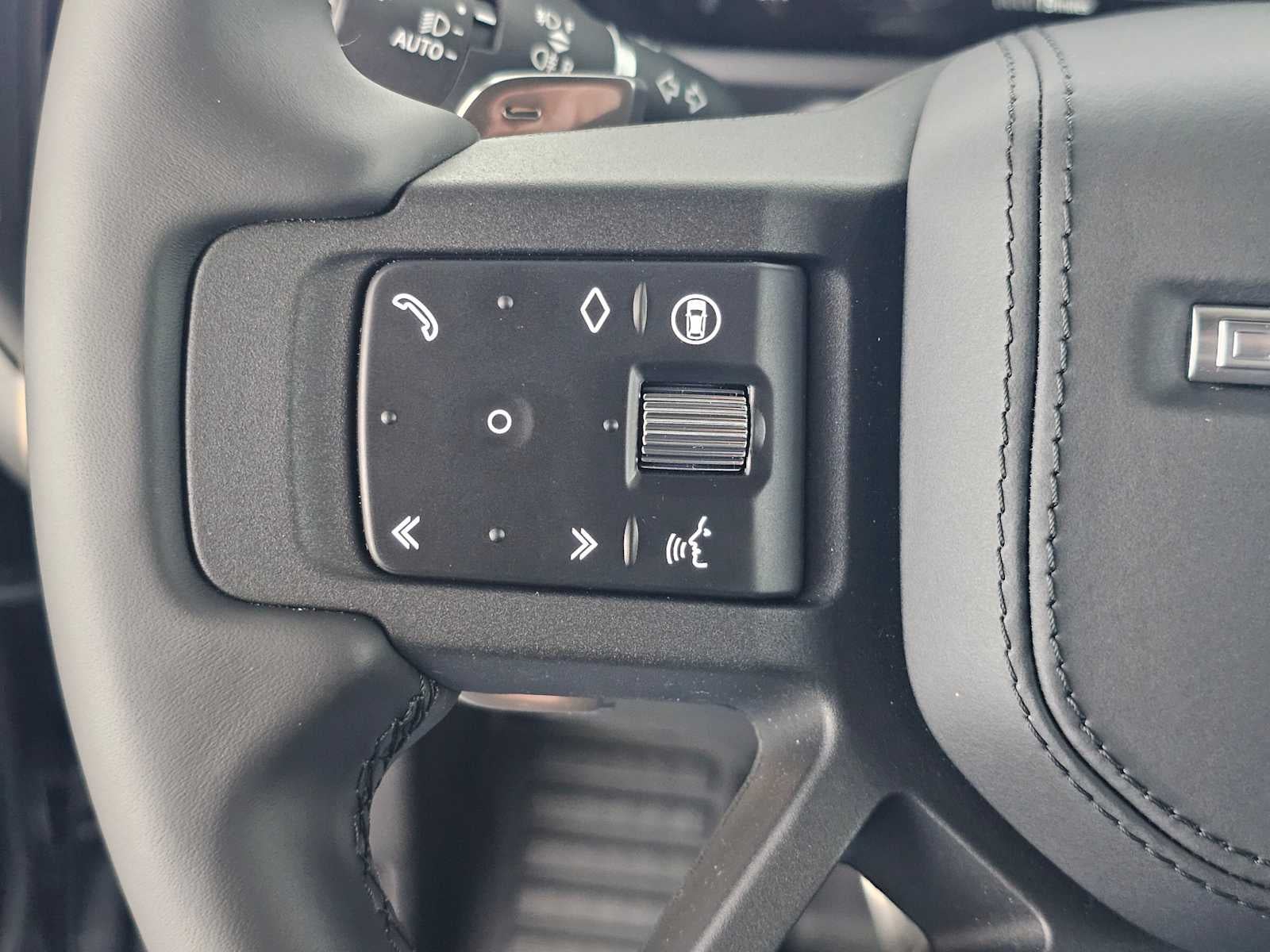 2026 Land Rover Defender V8