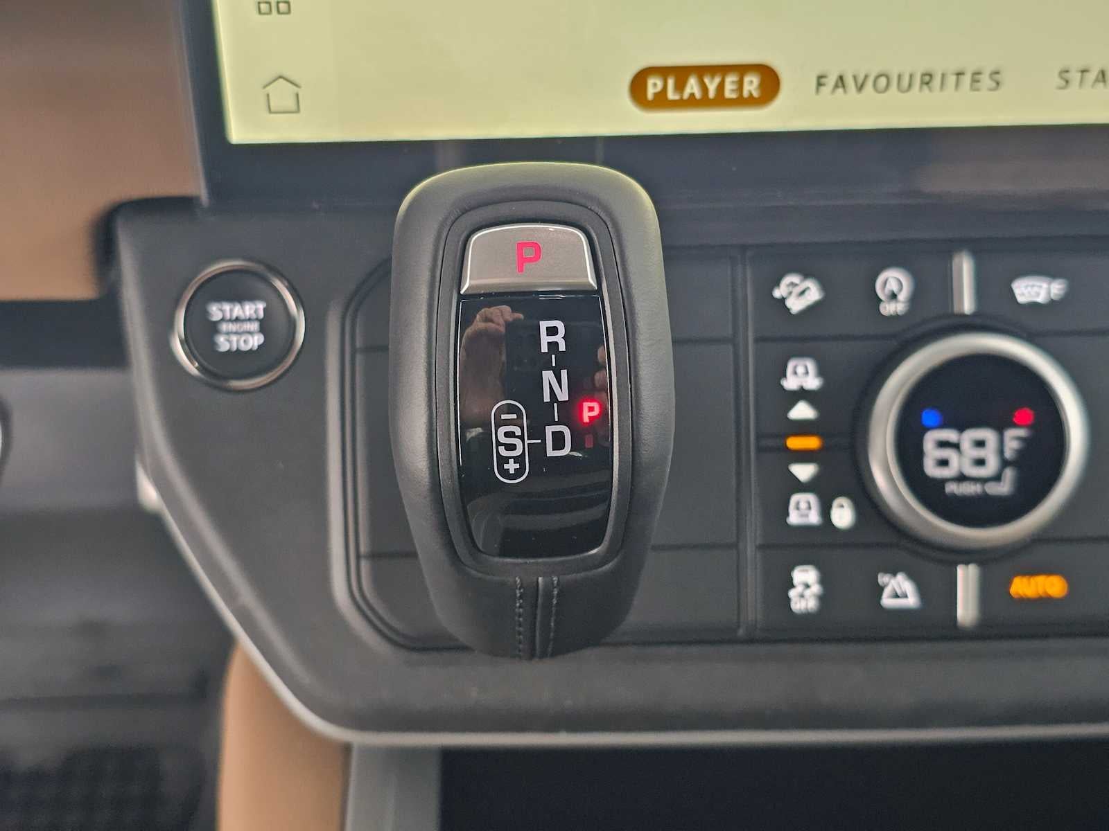2026 Land Rover Defender V8