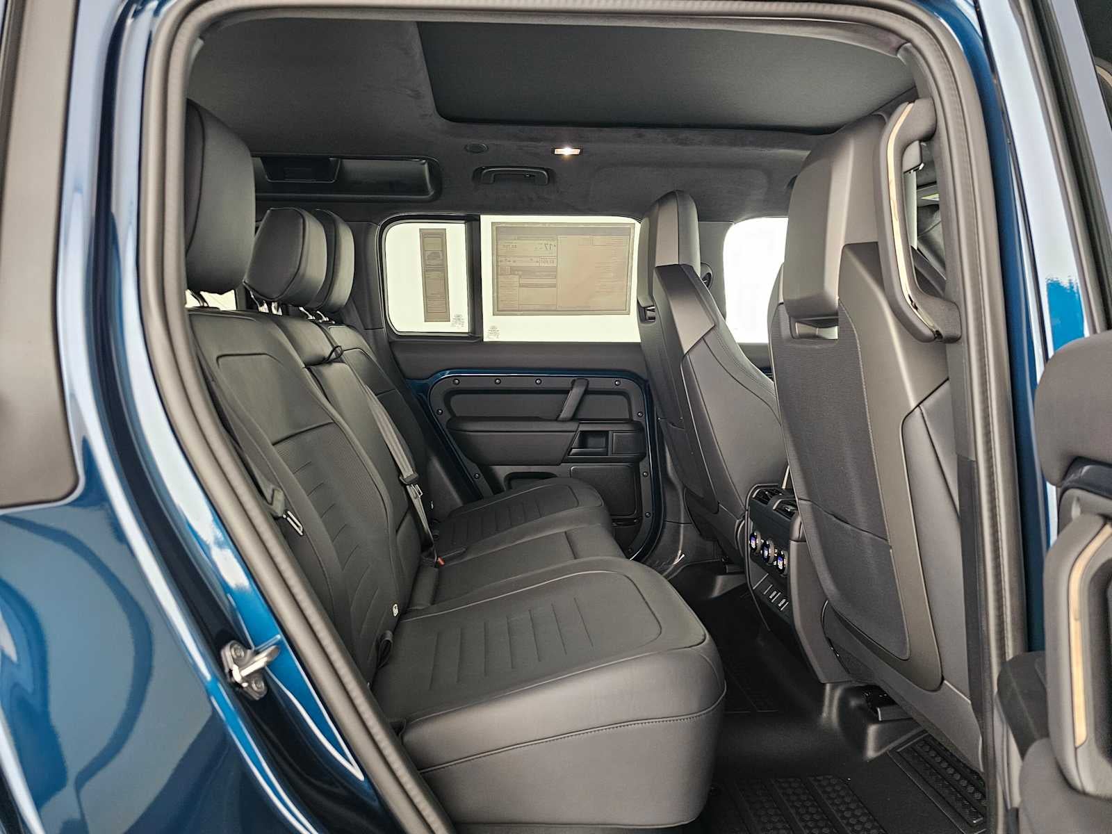 2026 Land Rover Defender OCTA