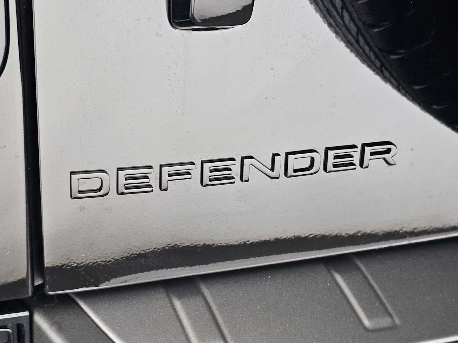 2026 Land Rover Defender OCTA