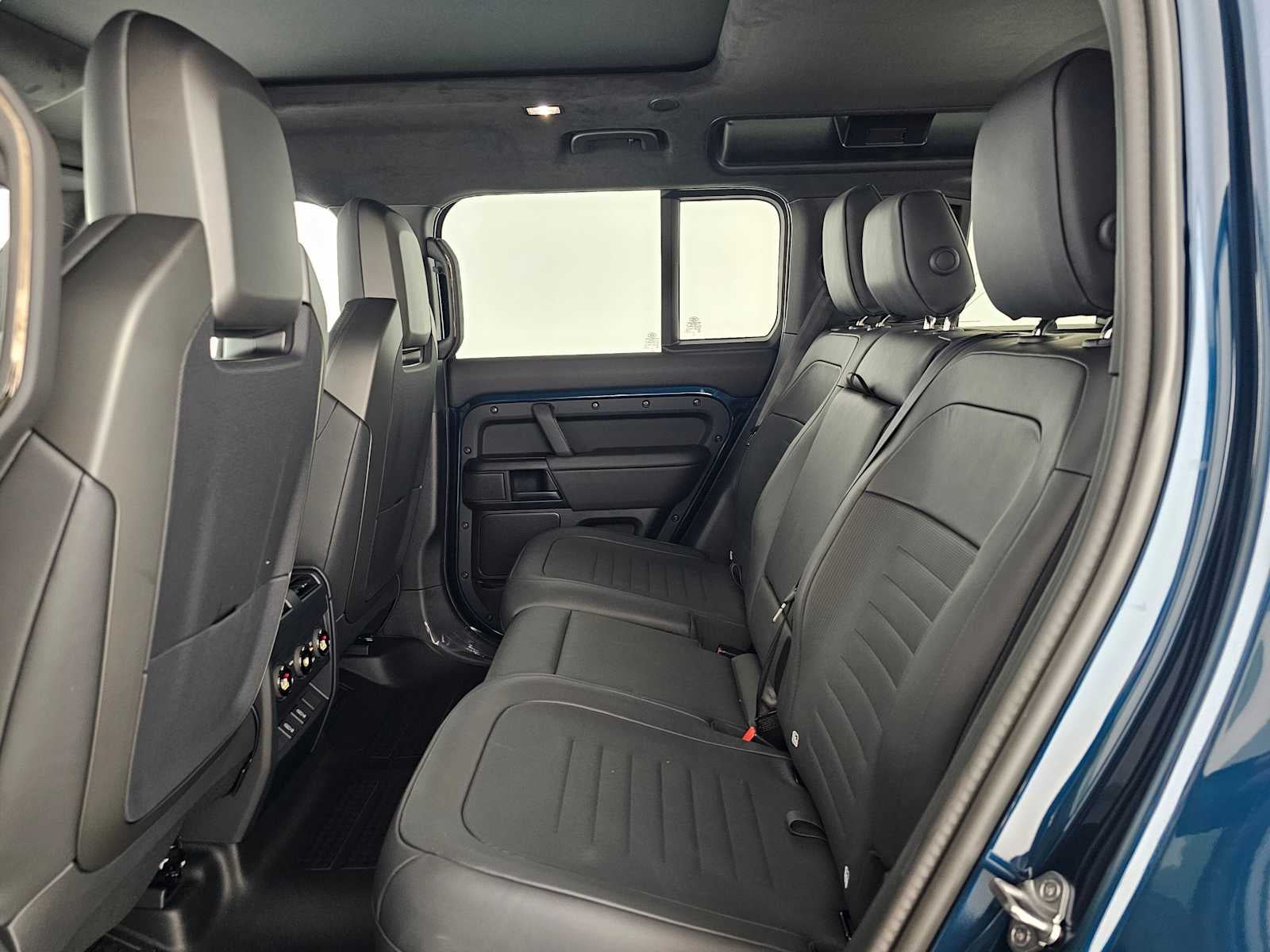 2026 Land Rover Defender OCTA