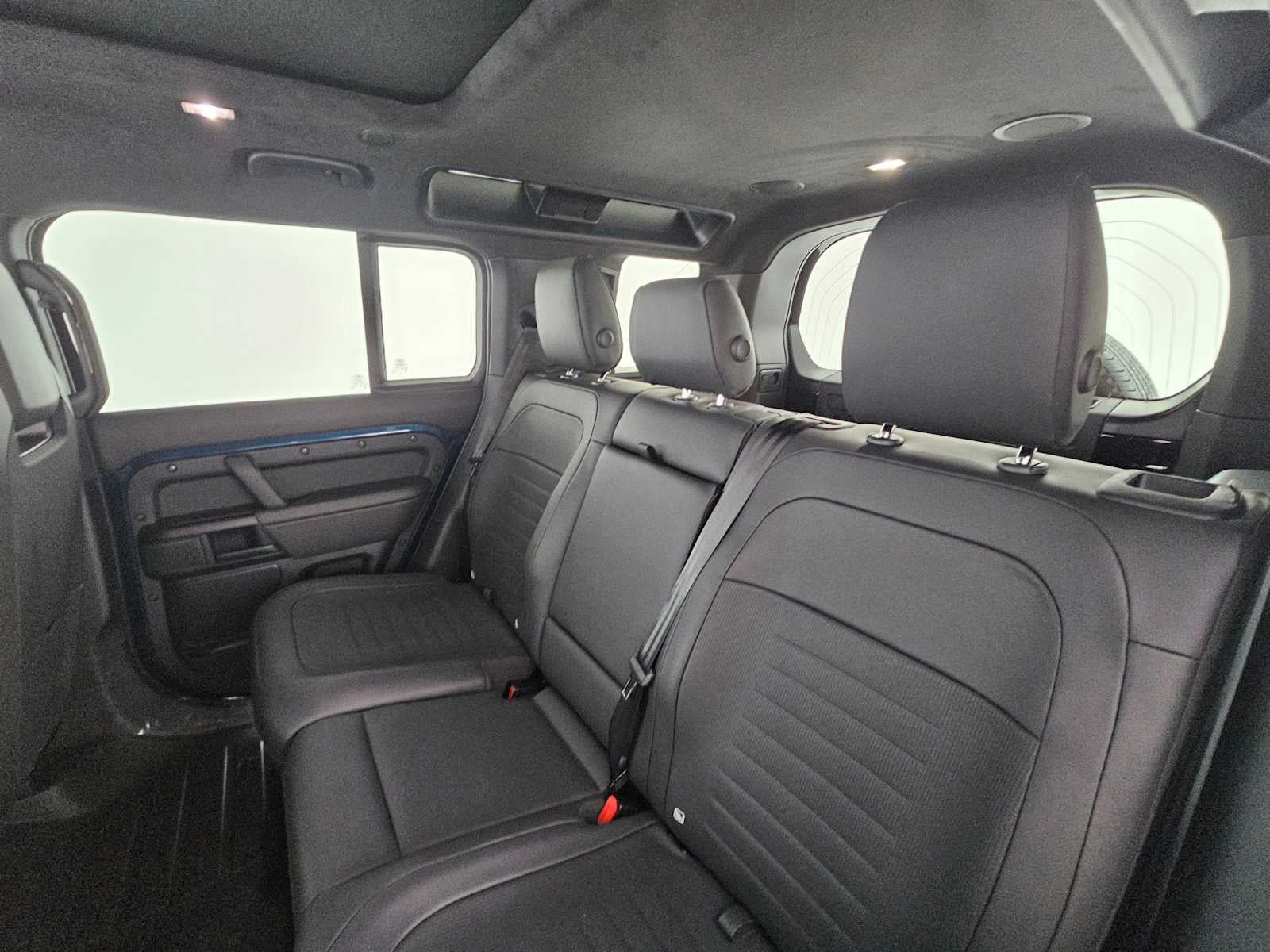 2026 Land Rover Defender OCTA