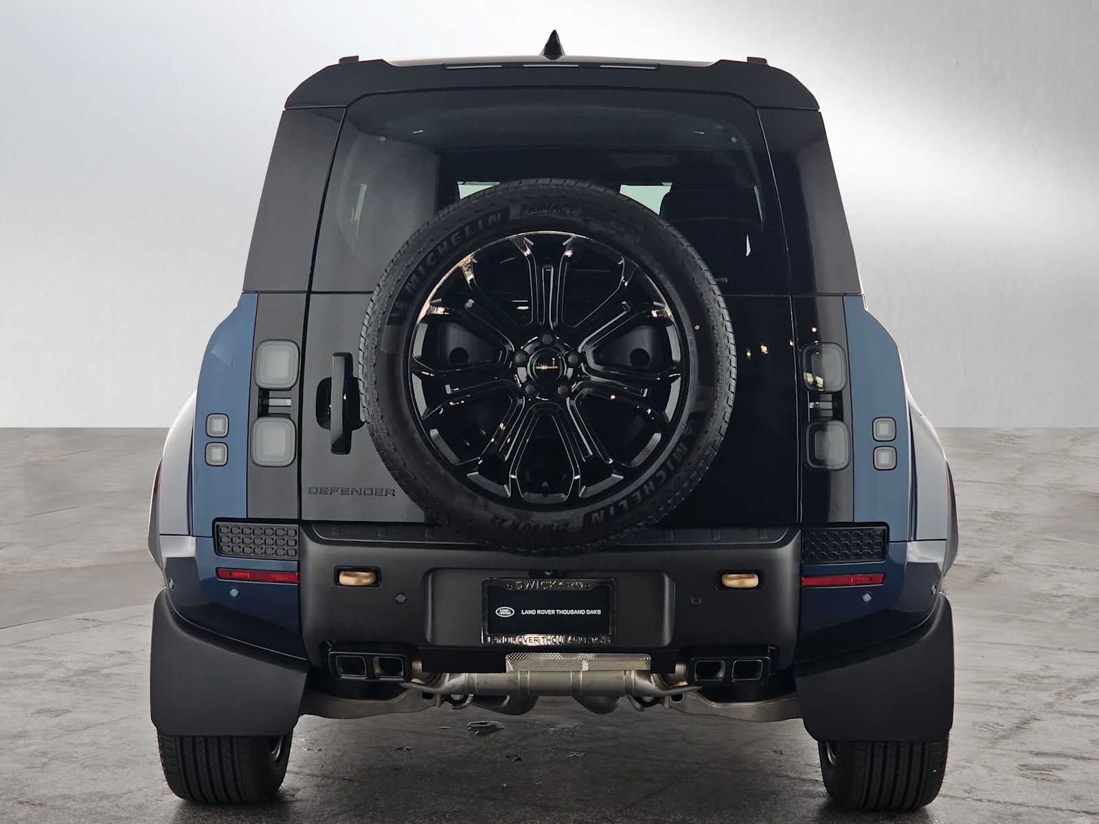 2026 Land Rover Defender OCTA