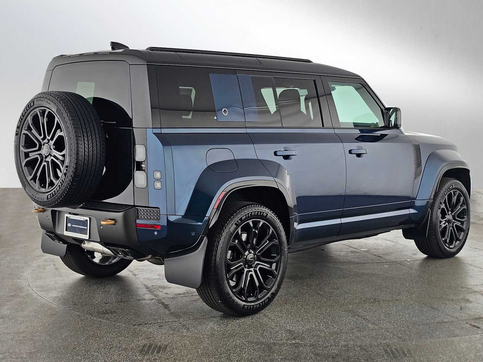2026 Land Rover Defender OCTA