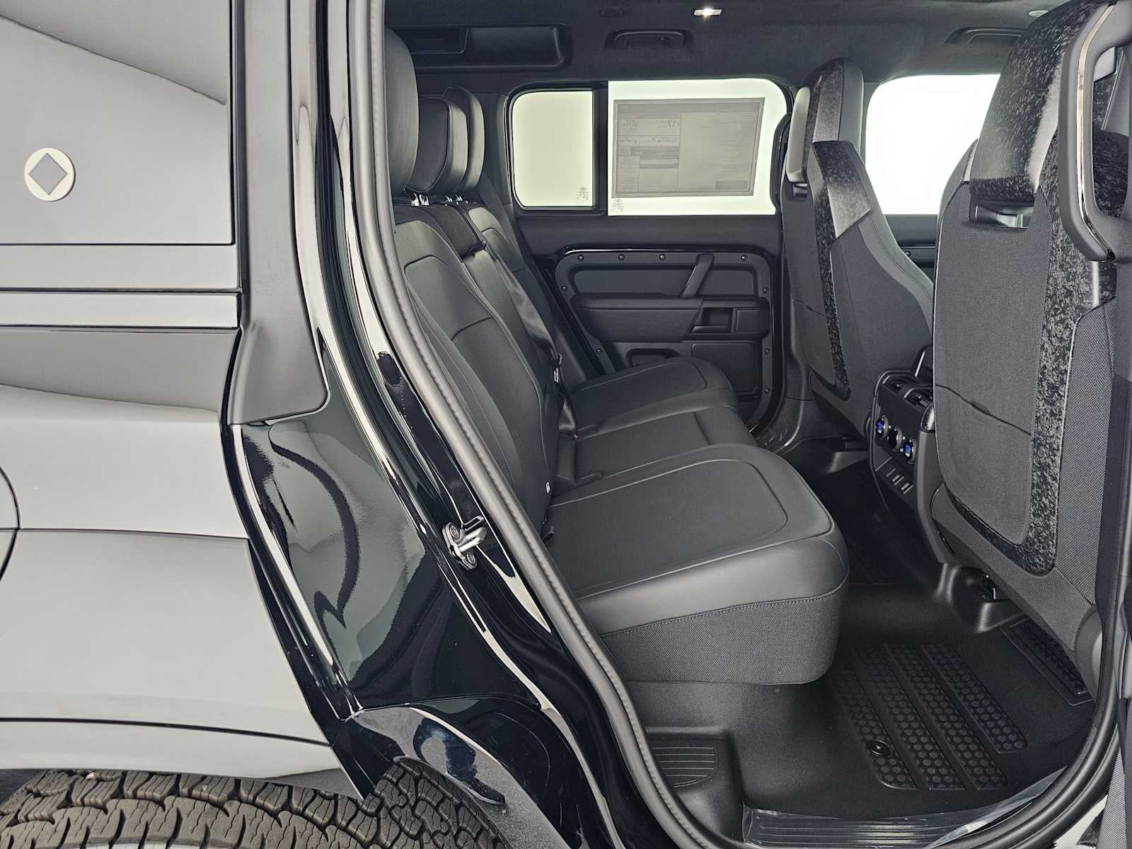 2026 Land Rover Defender OCTA Black