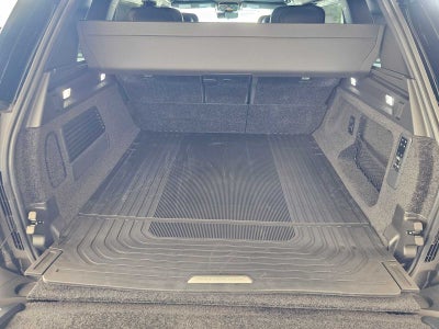2026 Land Rover Range Rover SV Black