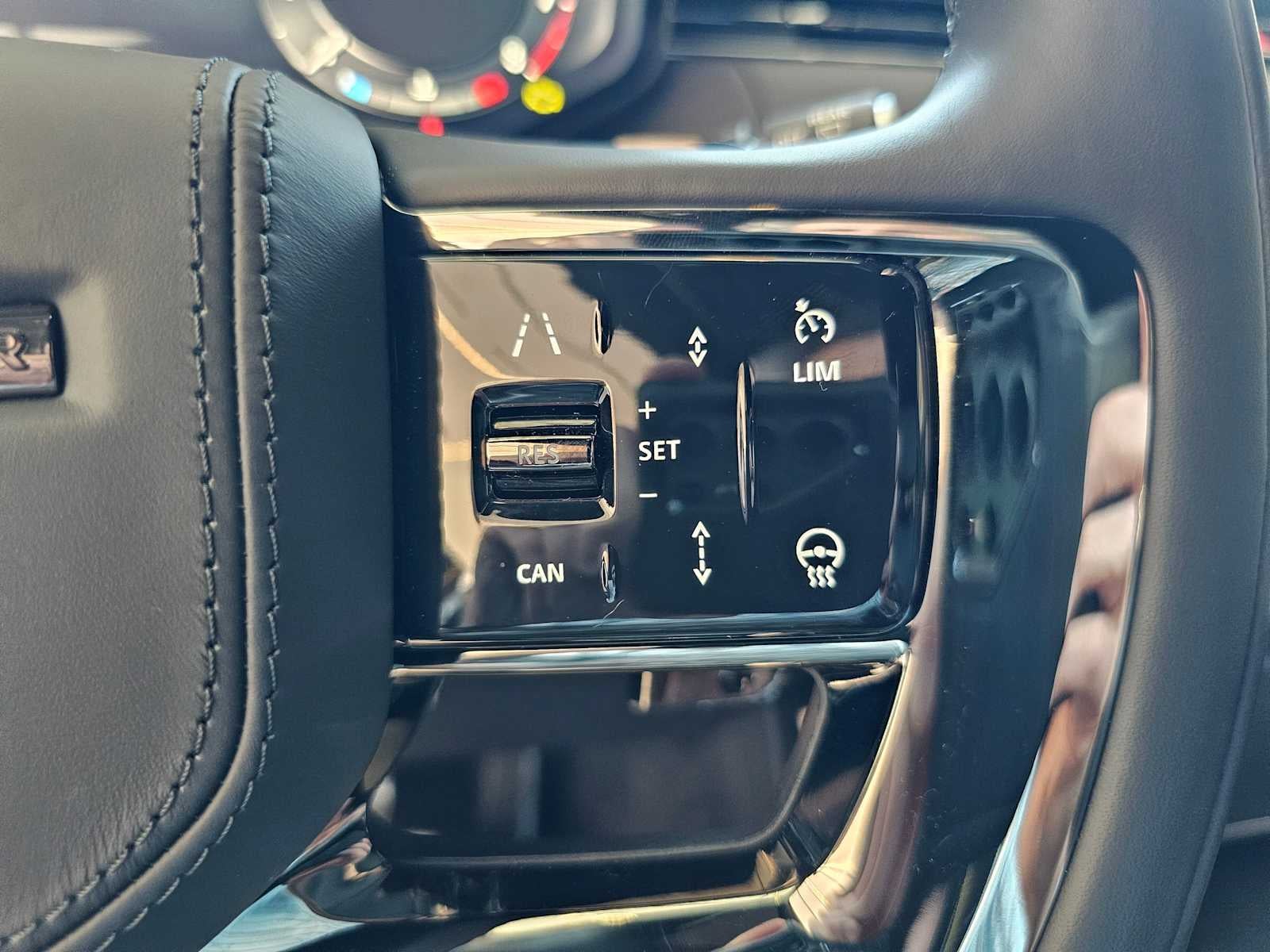 2026 Land Rover Range Rover SV Black