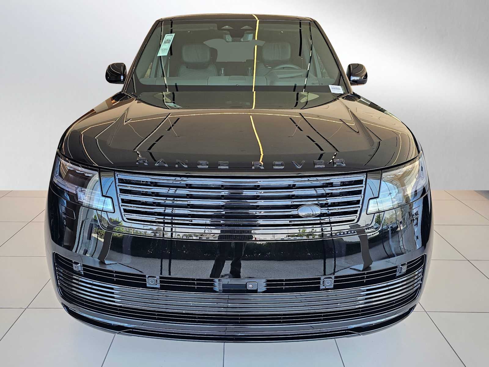 2026 Land Rover Range Rover SV Black