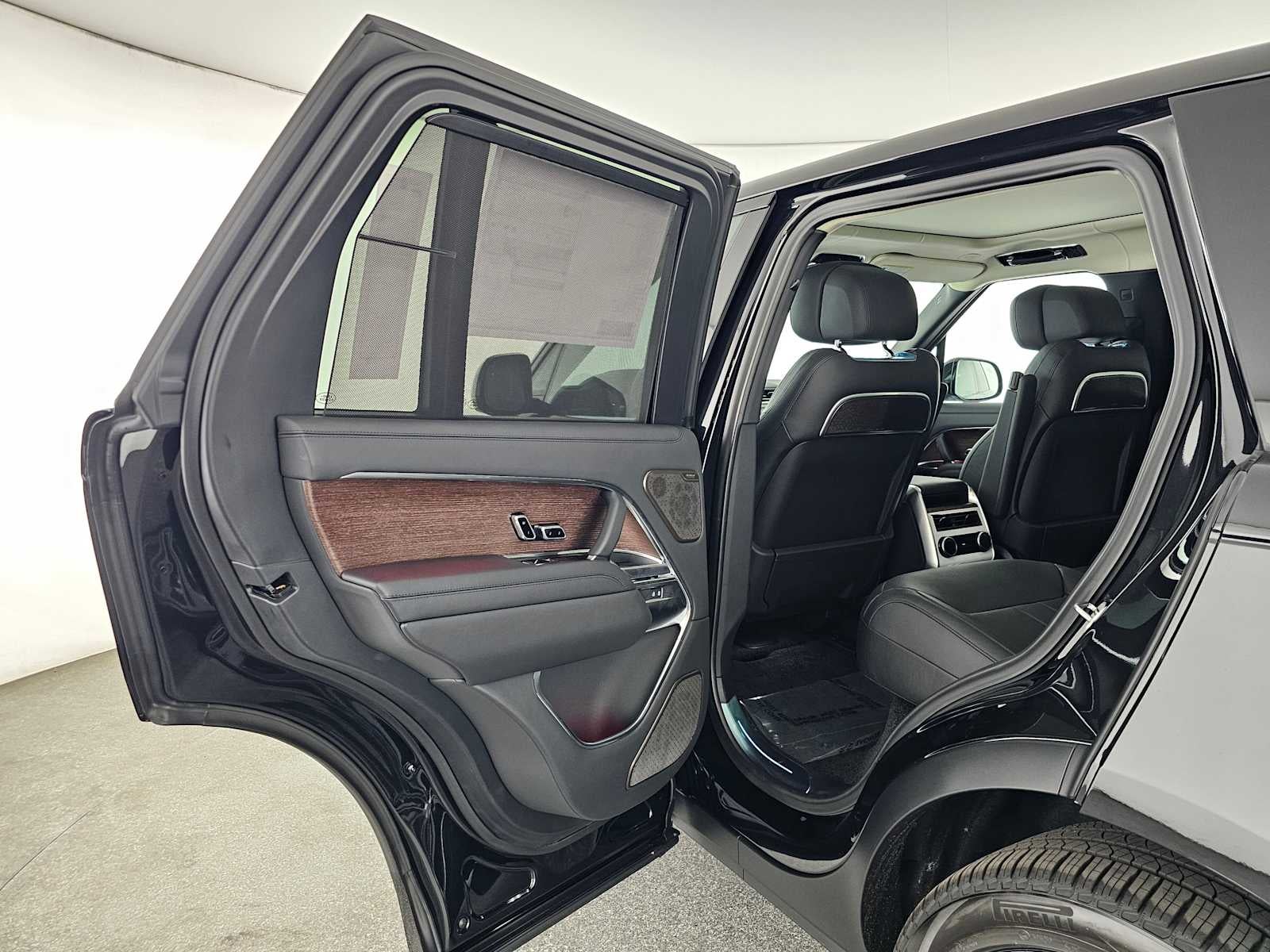 2025 Land Rover Range Rover Autobiography