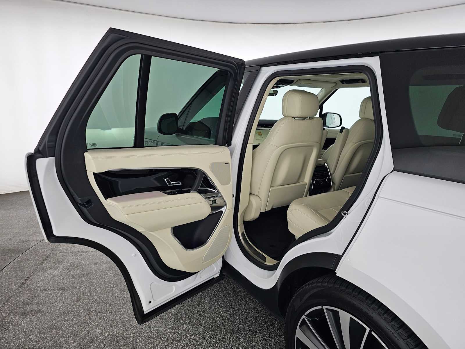 2024 Land Rover Range Rover SE