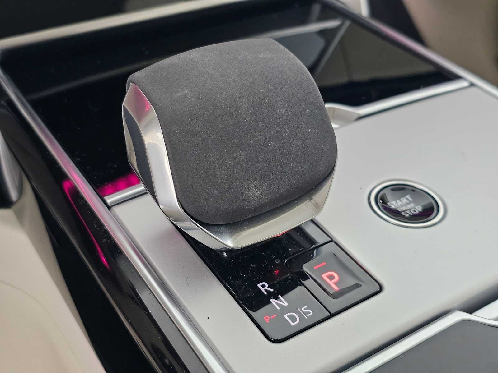 2024 Land Rover Range Rover SE