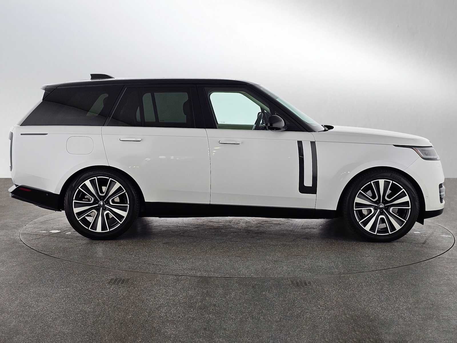 2024 Land Rover Range Rover SE