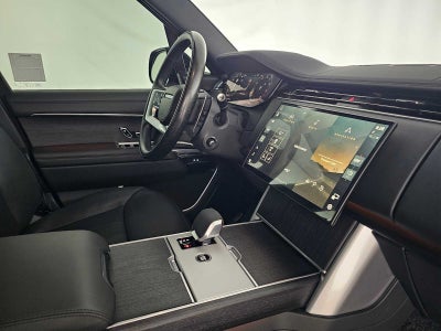 2025 Land Rover Range Rover SE