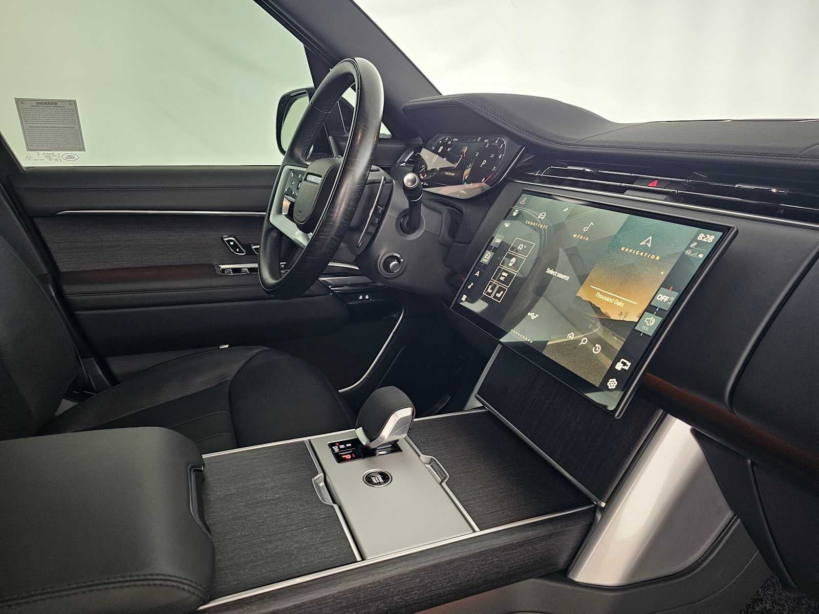 2025 Land Rover Range Rover SE