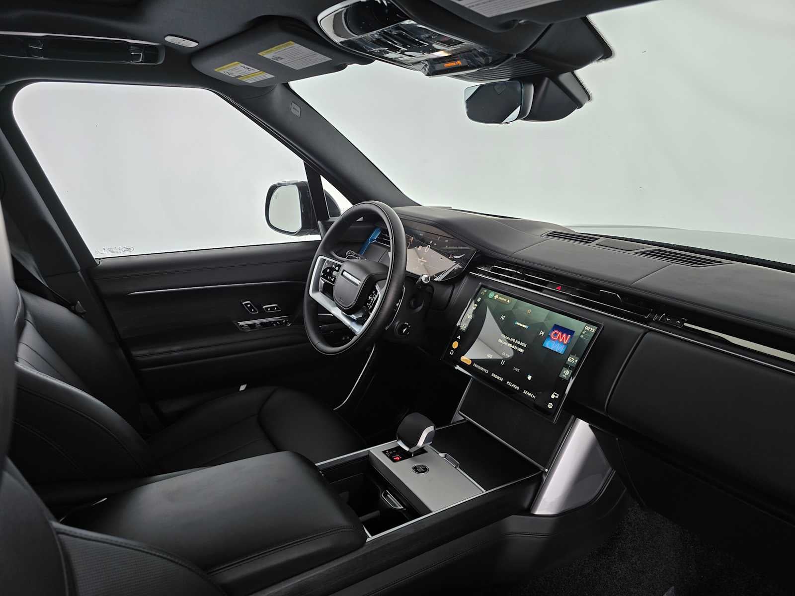 2025 Land Rover Range Rover SE